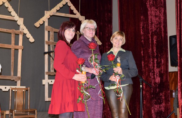 Jonavos rajono kolektyvai ir atlikėjai „Sutrenkė polkutę" Panoteriuose