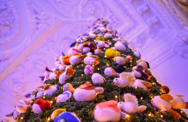 Prezidentas ir ponia Diana įžiebė pagrindinę Prezidentūros kalėdinę eglutę