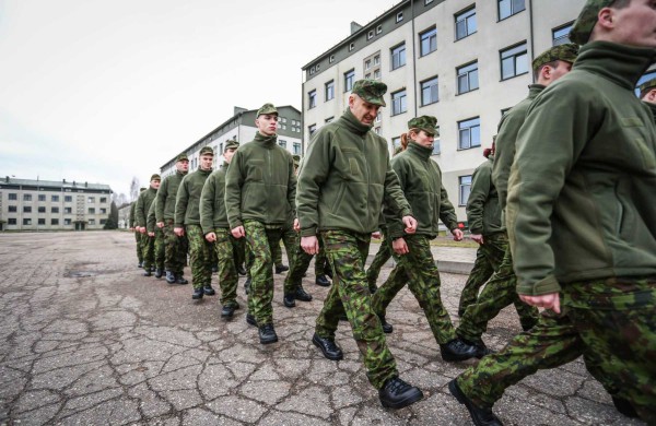 Į Mokomąjį pulką atvyko šauktiniai savanoriai