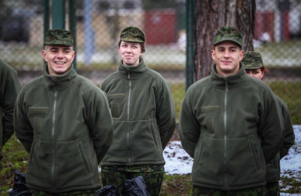 Į Mokomąjį pulką atvyko šauktiniai savanoriai