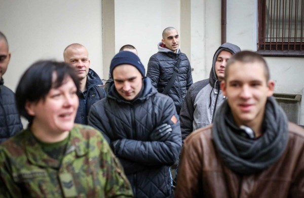 Į Mokomąjį pulką atvyko šauktiniai savanoriai