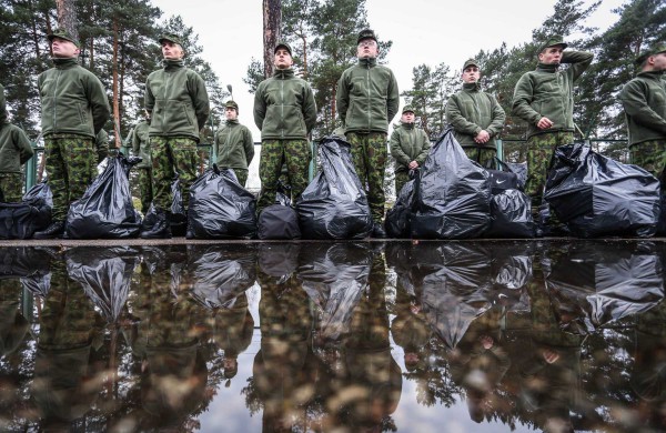 Į Mokomąjį pulką atvyko šauktiniai savanoriai
