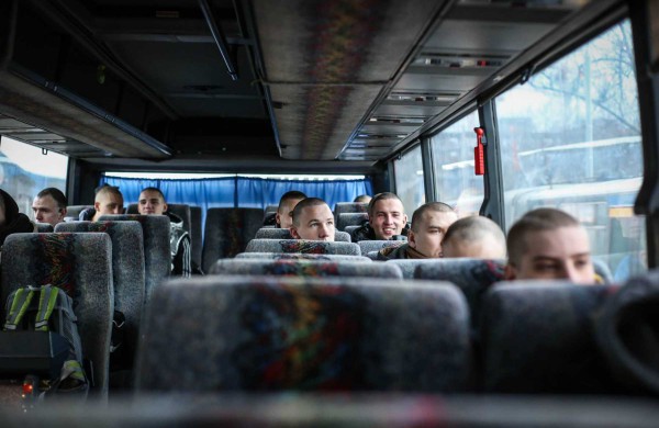 Į Mokomąjį pulką atvyko šauktiniai savanoriai