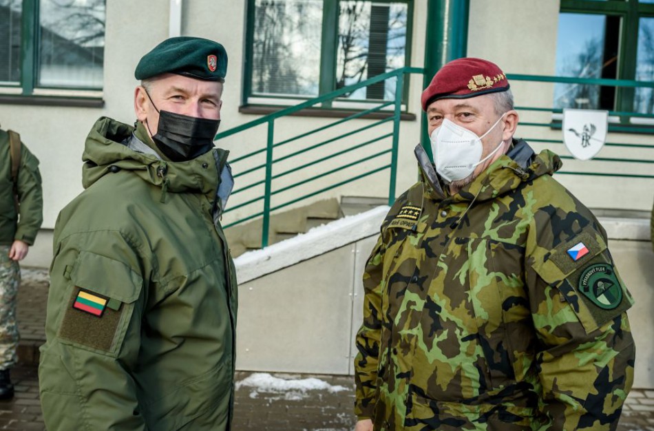 Karinio bendradarbiavimo planus Rukloje aptarė Lietuvos ir Čekijos kariuomenių vadai