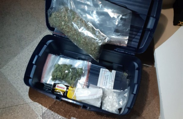 Išaiškinta didelė narkotikų platintojų grupuotė: kvaišalais aprūpindavo ir nuteistuosius, ir Kauno regioną