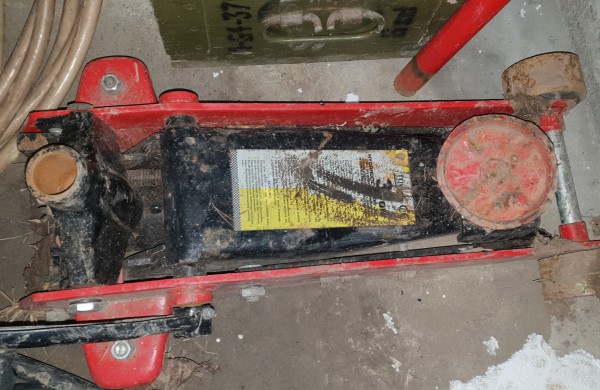 Jonavoje išaiškinta vagystė, pareigūnai prašo atpažinti savo galimai pavogtus daiktus