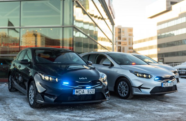 Policijos automobilių parką papildė dar 10 nežymėtų automobilių