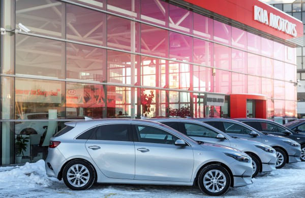 Policijos automobilių parką papildė dar 10 nežymėtų automobilių