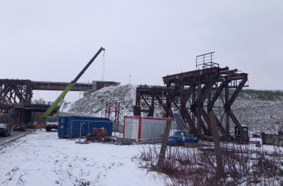 Rekonstruojant Jonavos geležinkelio tiltą, išsaugotas istorinis fragmentas