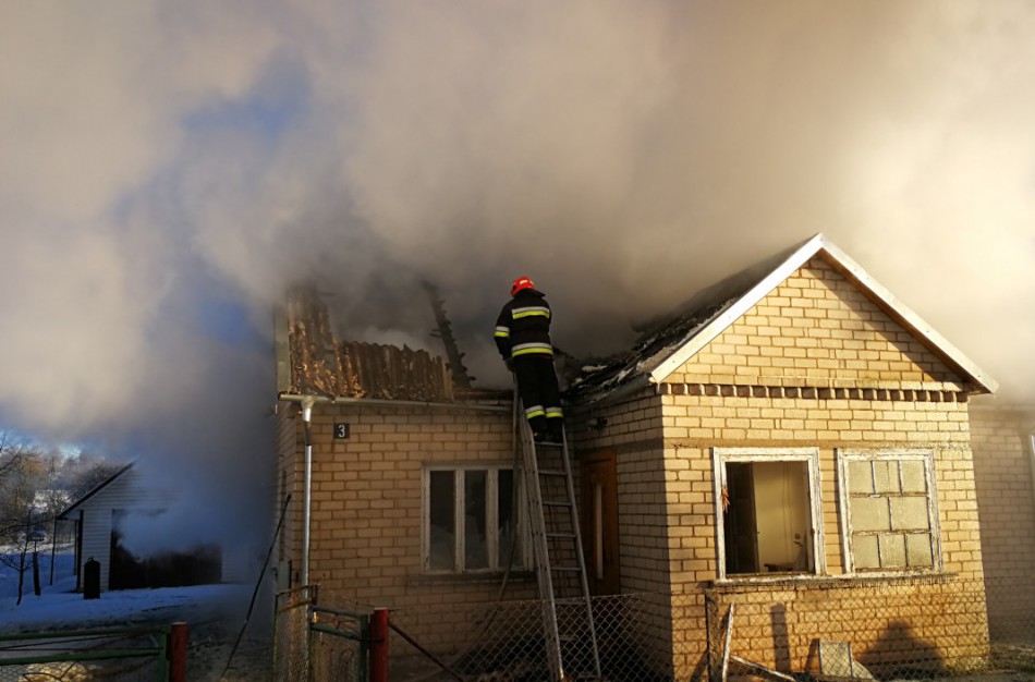 Per dvi paras gaisruose žuvo keturi žmonės, vienas jų – Jonavos rajone
