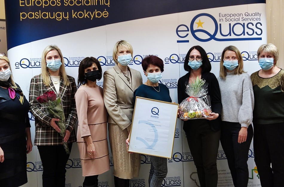 Viceministrė pasveikino Jonavos socialinių paslaugų centrą su suteiktu Europos kokybės sertifikatu