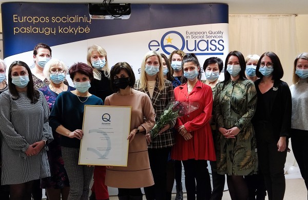Viceministrė pasveikino Jonavos socialinių paslaugų centrą su suteiktu Europos kokybės sertifikatu