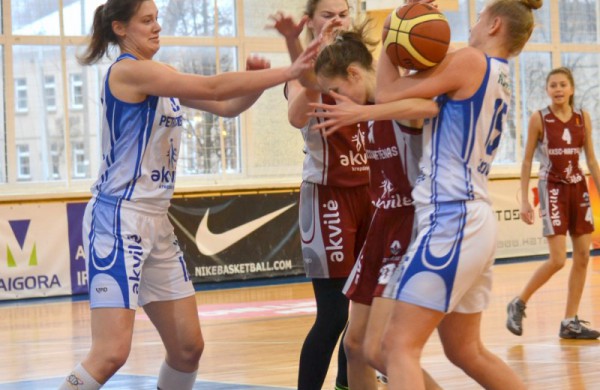 „Petrochema“ krepšininkės be didesnio vargo nugalėjo panevėžietes