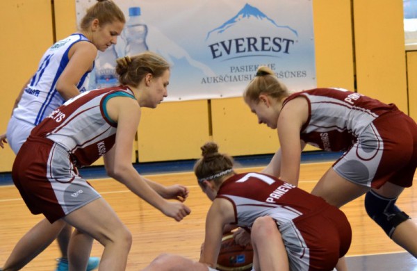 „Petrochema“ krepšininkės be didesnio vargo nugalėjo panevėžietes