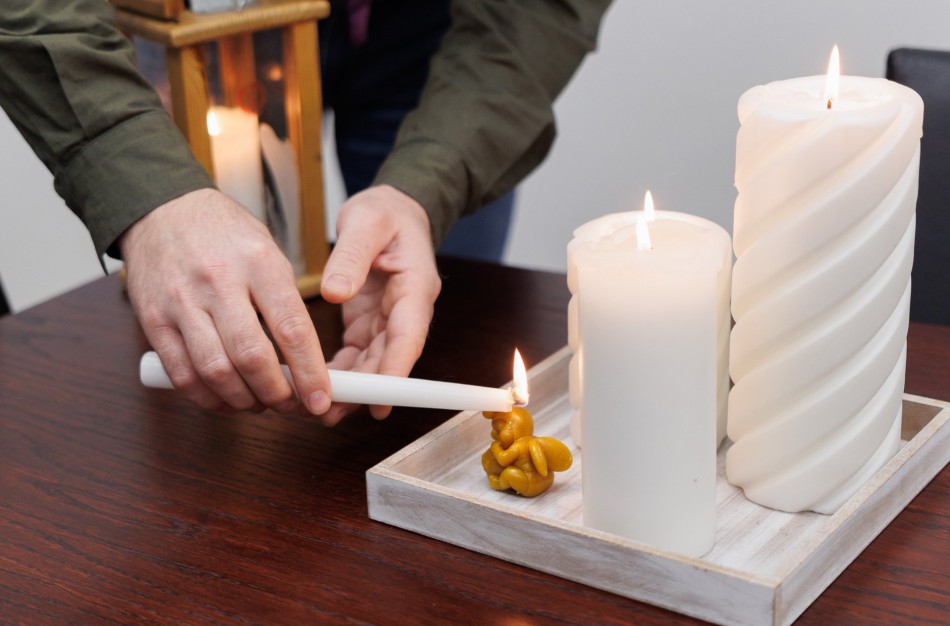 Betliejaus ugnis pasiekė Jonavą - ją perdavė Jonavos Slėnio tuntas