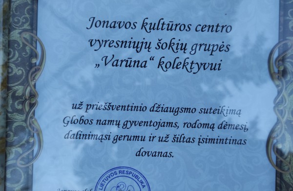 JKC šokėjai paruošė net 60 dovanėlių Jonavos globos namų gyventojams