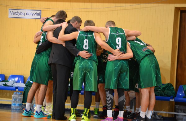 Savo aikštelėje Jonavos krepšininkai mačo pabaigoje susitvarkė su šilutiškiais