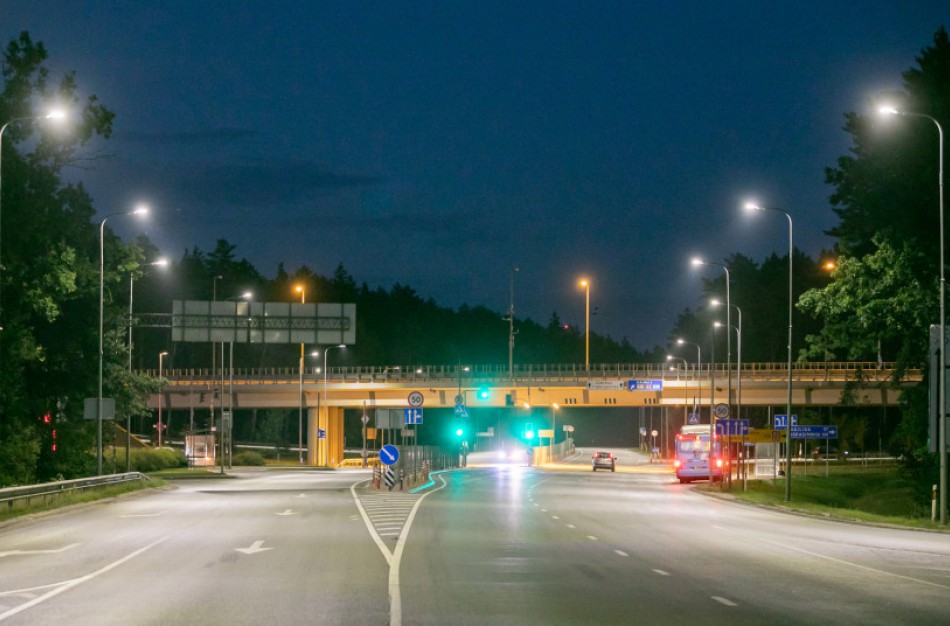 Keičiasi Kelių eismo taisyklės: į ką atkreipti dėmesį apsisukant šviesoforais reguliuojamose sankryžose