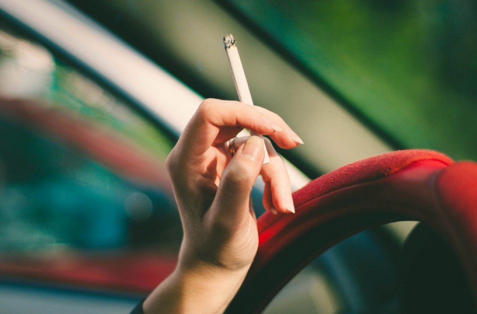 Naujametinis pažadas mesti rūkyti: vien tik valios pastangų gali neužtekti – kur ieškoti pagalbos ir kaip išvengti atkryčio?