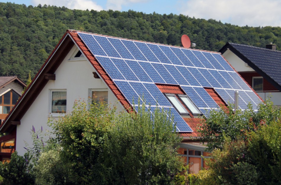 Beveik 7 tūkst. gyventojų tapo gaminančiais vartotojais ir naudos švarią elektros energiją