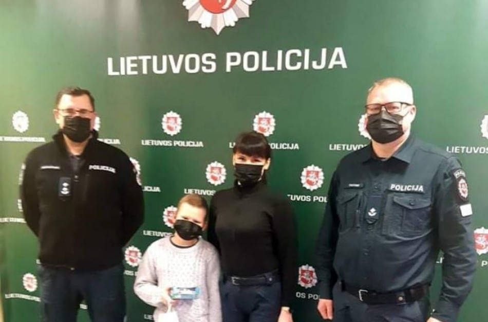 Ieškomą asmenį atpažinusiam berniukui - Jonavos rajono policijos komisariato padėka