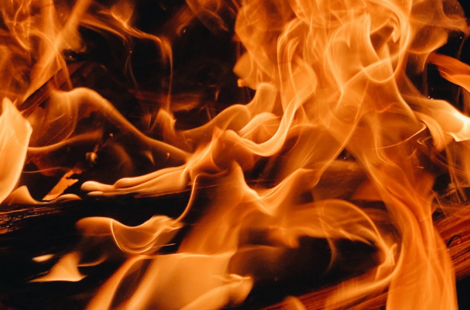 Sužinoję apie namuose deginamas atliekas, kreipkitės į aplinkosaugininkus