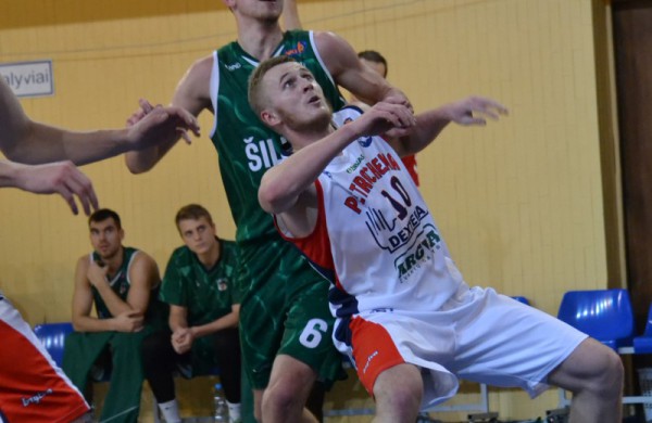 Savo aikštelėje Jonavos krepšininkai mačo pabaigoje susitvarkė su šilutiškiais