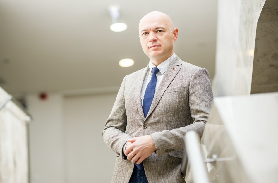 E. Sabučio iniciatyva siūloma įteisinti papildomą laisvą dieną slaugantiesiems tėvus