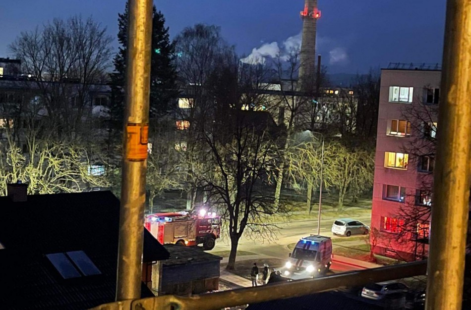 Žaliojoje gatvėje kilo gaisras: ugniagesiams į įvykio vietą teko vykti 2 kartus