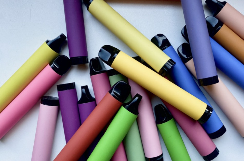 Nebetinkamas naudoti elektronines cigaretes privalu rūšiuoti su elektros ir elektroninės įrangos atliekomis