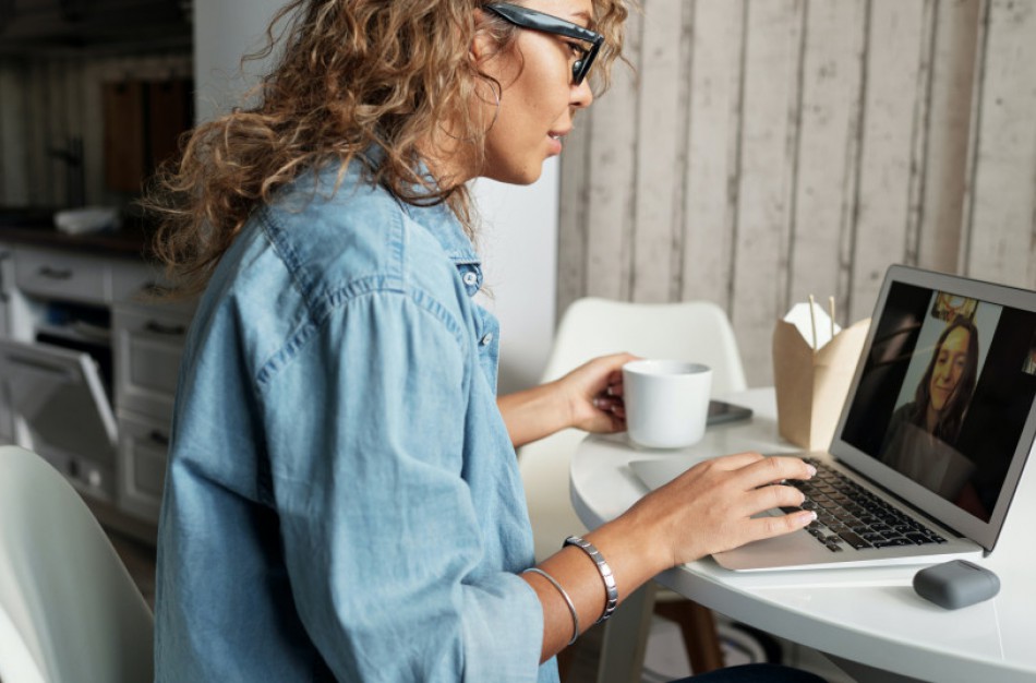 Atnaujinama izoliacijos tvarka: trukmė mažinama iki savaitės, tačiau izoliuotis turės visi turėję sąlytį artimoje aplinkoje