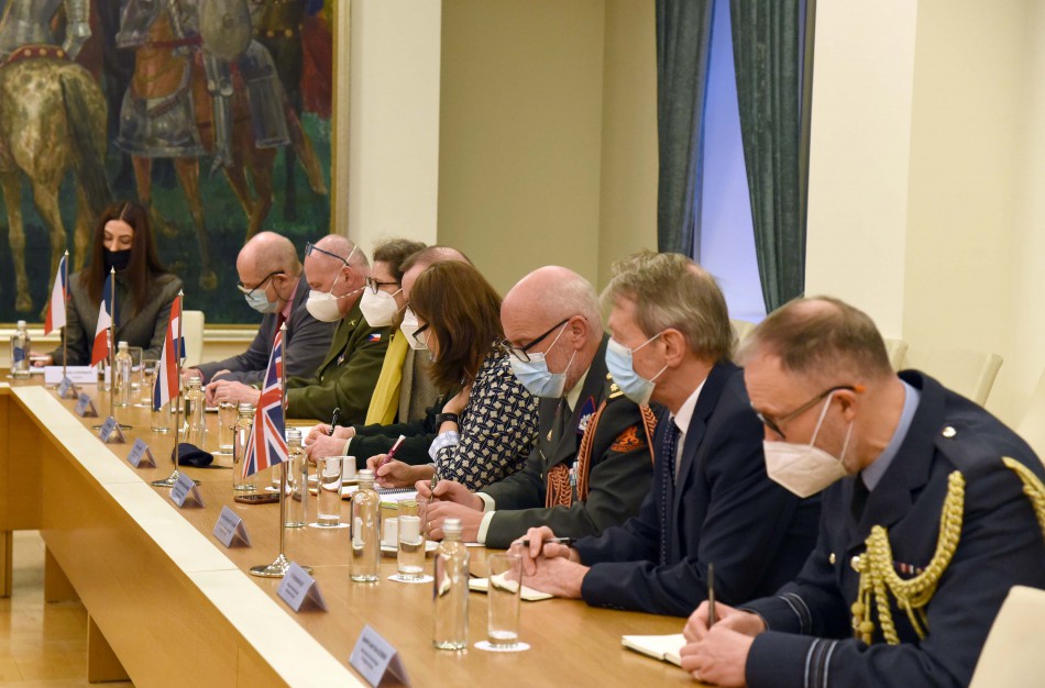 A. Anušauskas su NATO šalių ambasadoriais aptarė galimas papildomas priemones regiono gynybos stiprinimui