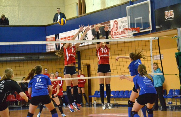 Pergalingas „Achema-KKSC“ tinklininkių savaitgalis