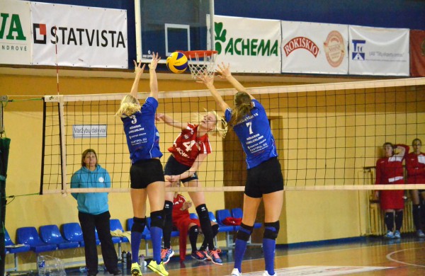 Pergalingas „Achema-KKSC“ tinklininkių savaitgalis