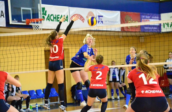 Pergalingas „Achema-KKSC“ tinklininkių savaitgalis