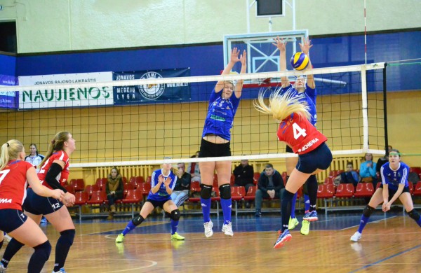 Pergalingas „Achema-KKSC“ tinklininkių savaitgalis