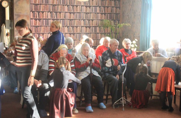 Ruklos senelių globos namuose kuriamas mažasis “Edeno sodas”