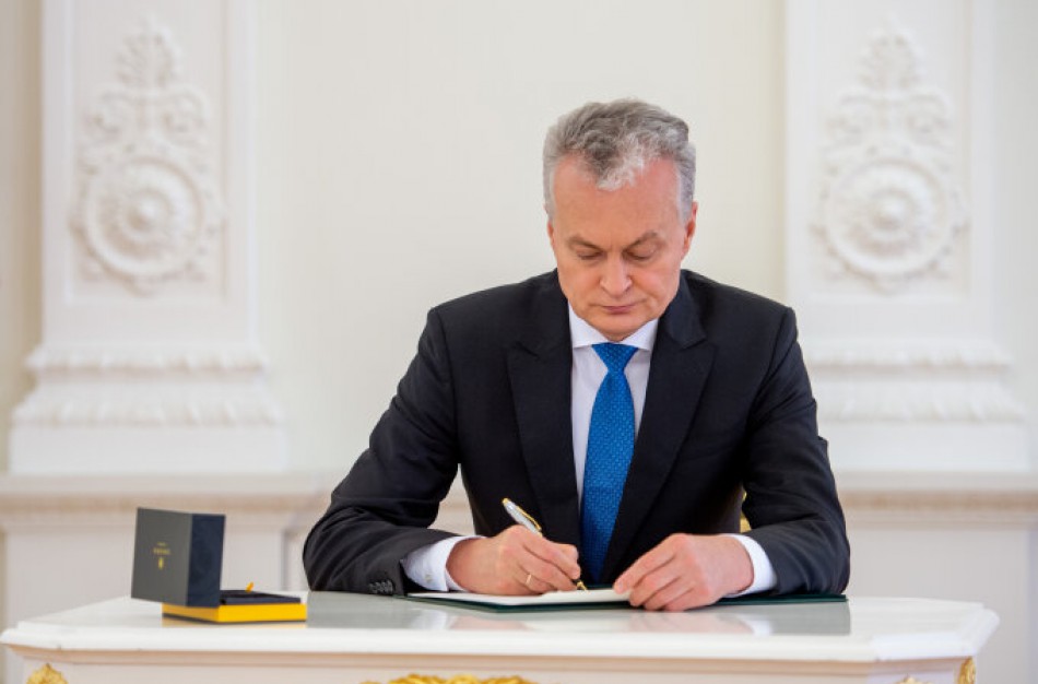 Prezidentas pasirašė Asmens vardo ir pavardės rašymo dokumentuose įstatymą