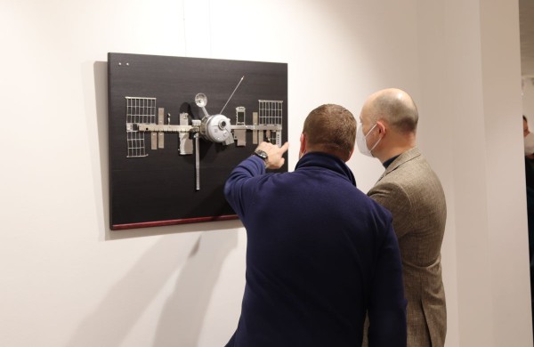 Jubiliejinė paroda „Žaidžiančio žmogaus žaidimai“: eksponuojami 35 darbai, sukurti 1993–2021 metais