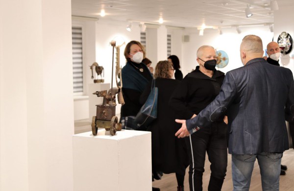 Jubiliejinė paroda „Žaidžiančio žmogaus žaidimai“: eksponuojami 35 darbai, sukurti 1993–2021 metais