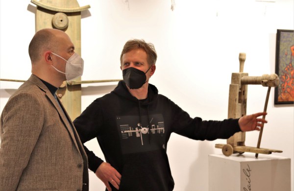 Jubiliejinė paroda „Žaidžiančio žmogaus žaidimai“: eksponuojami 35 darbai, sukurti 1993–2021 metais