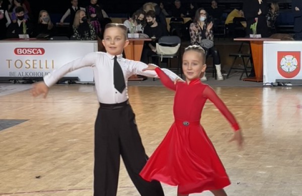 Jonavos vardas skambėjo skelbiant geriausias Lietuvos šokėjų poras