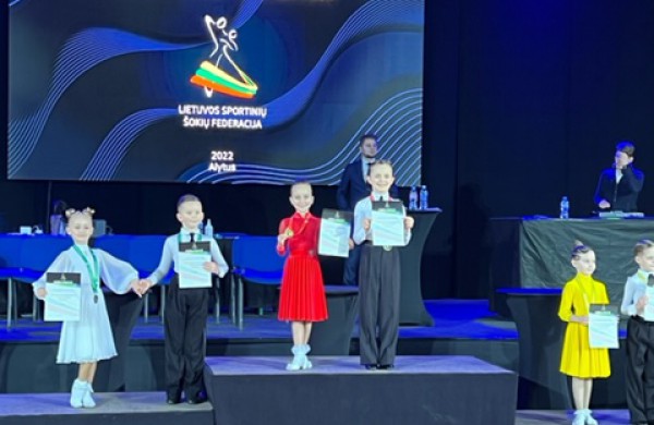 Jonavos vardas skambėjo skelbiant geriausias Lietuvos šokėjų poras