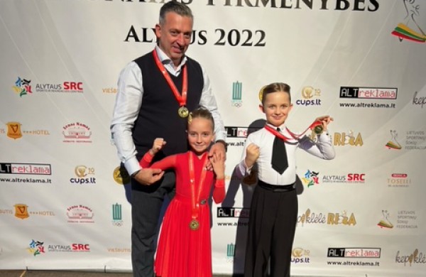 Jonavos vardas skambėjo skelbiant geriausias Lietuvos šokėjų poras