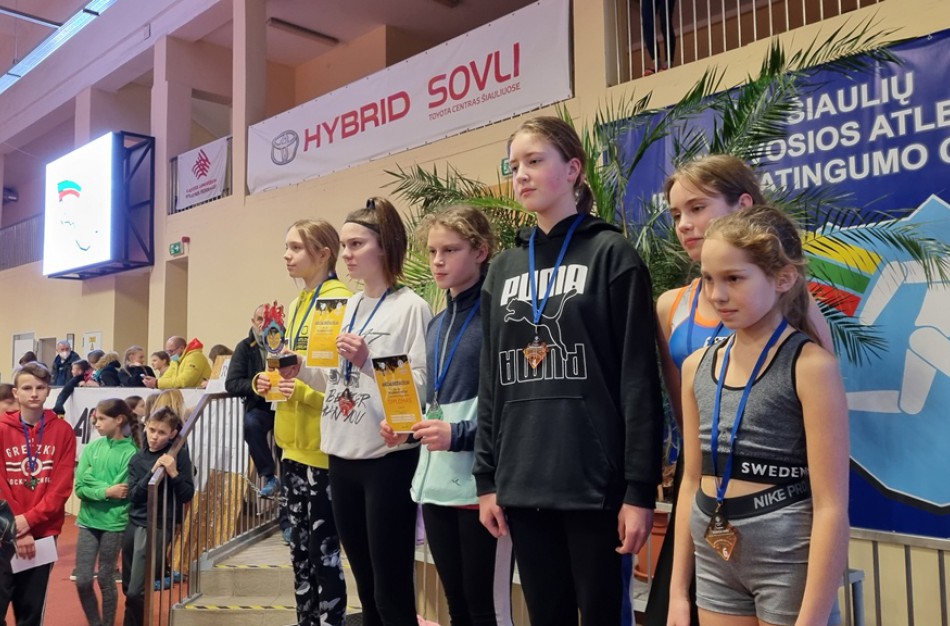 Jonavos KKSC lengvaatlečiai ir toliau skina pergales