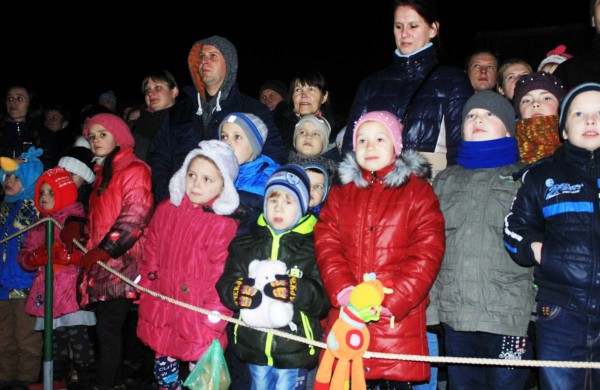 Jonaviečiai: "Pagaliau mūsų miesto eglė - graži!" 