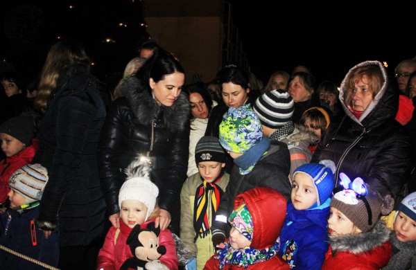 Jonaviečiai: "Pagaliau mūsų miesto eglė - graži!" 