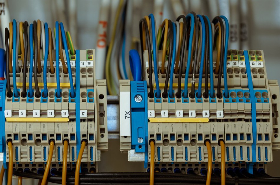 Ko imtis vartotojui, nusprendus keisti leistinąją naudoti elektros galią?