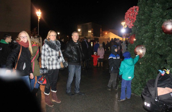 Jonaviečiai: "Pagaliau mūsų miesto eglė - graži!" 