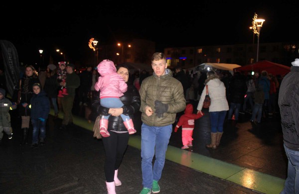 Jonaviečiai: "Pagaliau mūsų miesto eglė - graži!" 